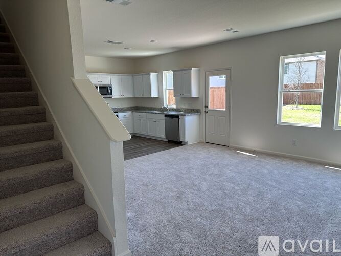 Source URL: https://prod-avail.s3.amazonaws.com/public_images/40493960/listing/7.jpg