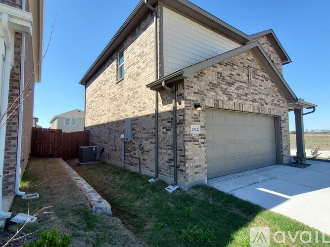 Source URL: https://prod-avail.s3.amazonaws.com/public_images/40493979/listing/20240309_135354.jpg