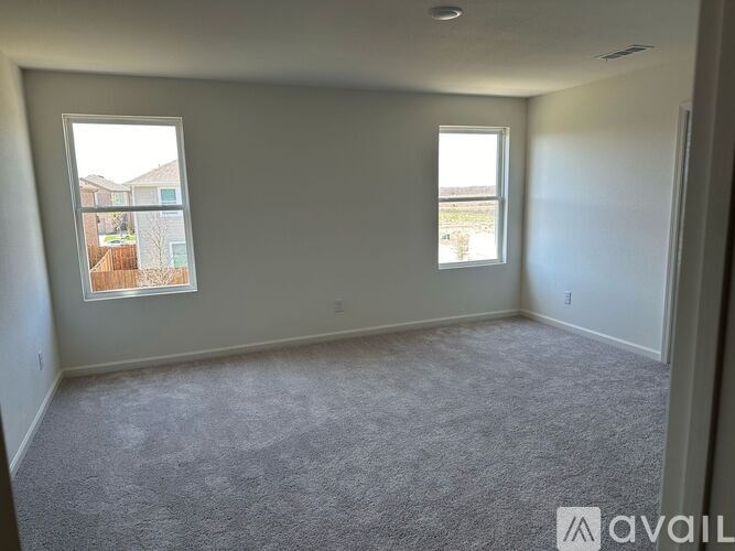 Source URL: https://prod-avail.s3.amazonaws.com/public_images/40493978/listing/20.jpg