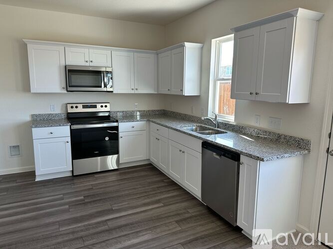 Source URL: https://prod-avail.s3.amazonaws.com/public_images/40493954/listing/8.jpg