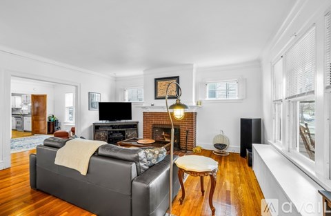 935 West Boulevard 3 Beds Apartment for Rent