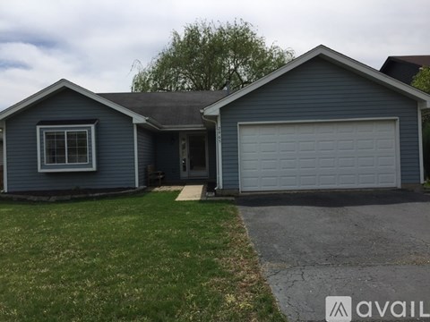 2965 Middlebury Court West 3 Beds Apartment for Rent