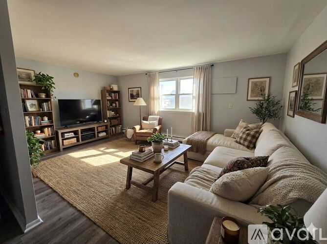 Source URL: https://prod-avail.s3.amazonaws.com/public_images/41747331/listing/Living_Room_Edited.jpeg