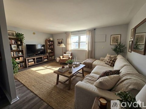 Source URL: https://prod-avail.s3.amazonaws.com/public_images/41747331/listing/Living_Room_Edited.jpeg