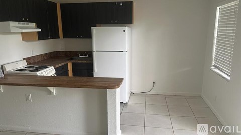 5162 NE 6Th Ave 1 Bed Apartment for Rent