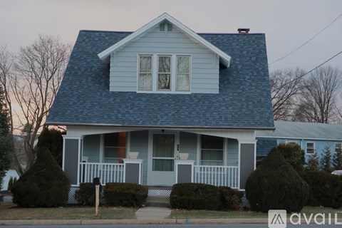 327 West Governor Road 3 Beds Apartment for Rent