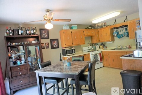 220 Leighton Dr 2 Beds Apartment for Rent