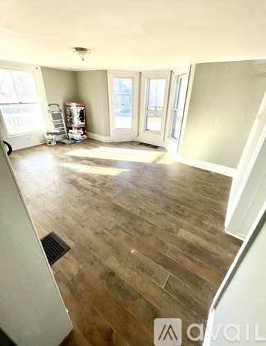 140 California Ave 2 Beds Apartment for Rent