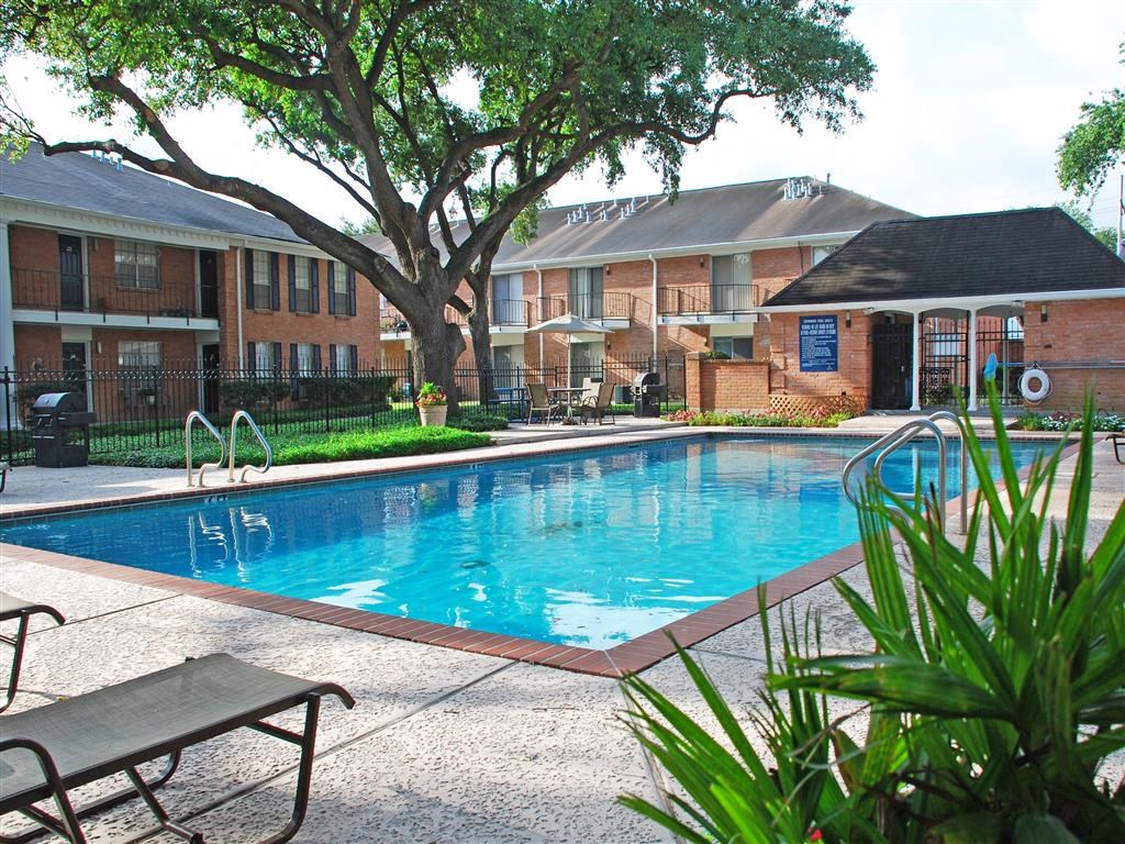 our apartments offer a swimming pool in the courtyard