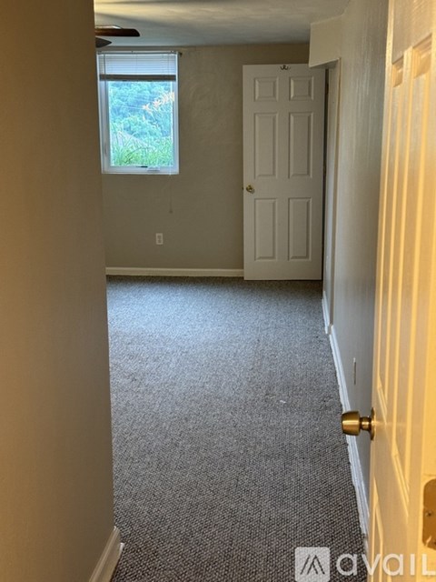 Source URL: https://prod-avail.s3.amazonaws.com/public_images/38167500/listing/IMG_0977.jpeg