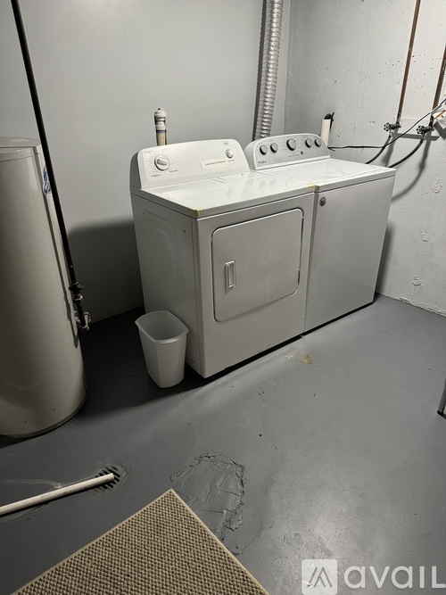 Source URL: https://prod-avail.s3.amazonaws.com/public_images/38167502/listing/IMG_0984.jpeg