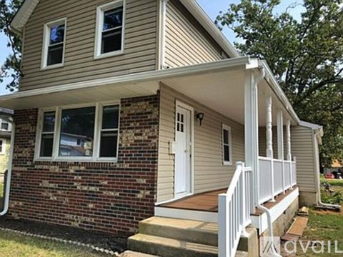 353 Wesley Avenue 2 Beds Apartment for Rent