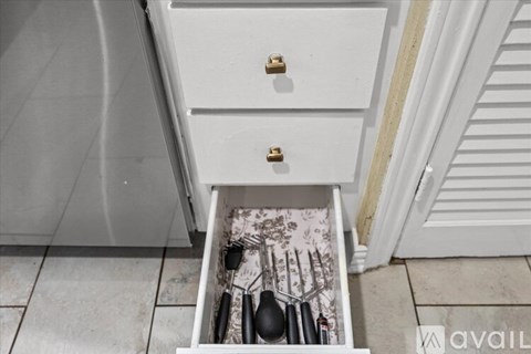 Source URL: https://prod-avail.s3.amazonaws.com/public_images/40569074/listing/16-IMG_9354_copy.jpeg