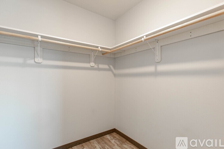 Source URL: https://prod-avail.s3.amazonaws.com/public_images/35533897/listing/RWP20692-HDR.jpg