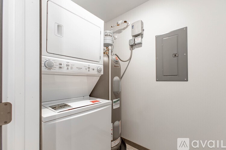 Source URL: https://prod-avail.s3.amazonaws.com/public_images/35533891/listing/RWP20528-HDR.jpg