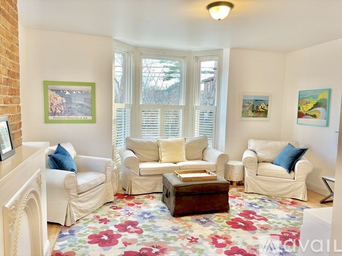 Source URL: https://prod-avail.s3.amazonaws.com/public_images/37501749/listing/IMG_2564.jpeg