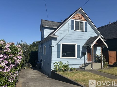 814 Chester Ave 3 Beds Apartment for Rent
