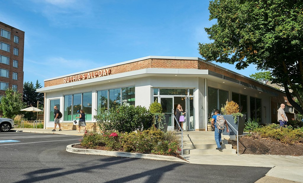 A building with the words "RUTHIE'S ALL-DAY" on it.