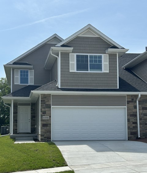 6446 Maple View Court 3 Beds Apartment for Rent
