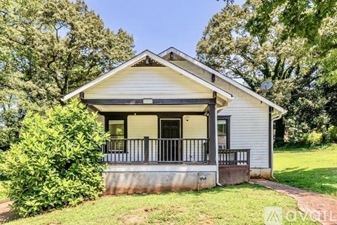 1871 Center Avenue 3 Beds Apartment for Rent