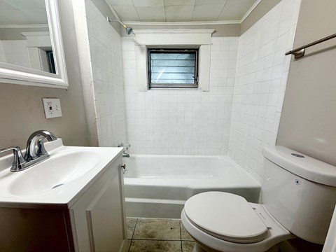 2057 May Ave. 3 Beds Apartment for Rent