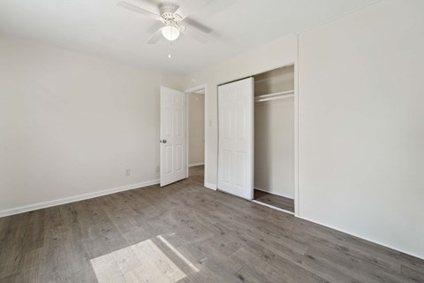 1216 Davis Street 2 Beds Apartment for Rent