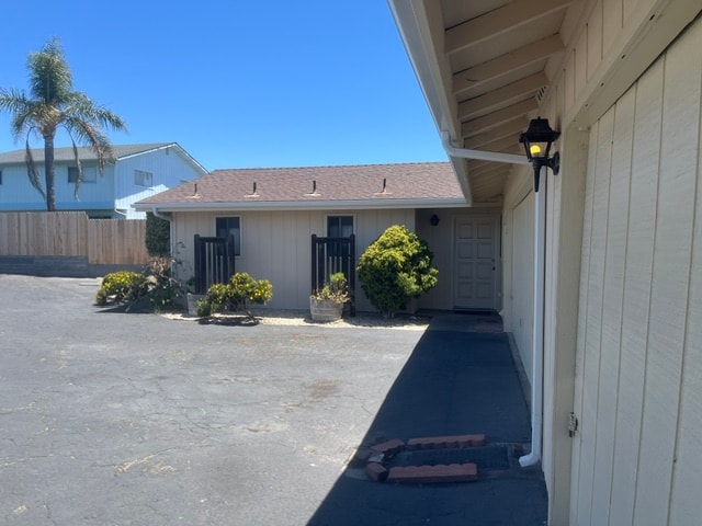 1548 Newport Avenue 2 Beds Apartment for Rent - Photo gallery 2