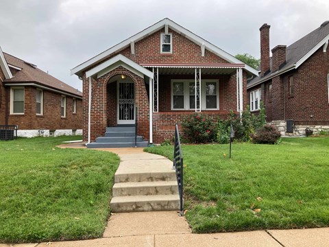 1331 Veronica Ave 2 Beds Apartment for Rent