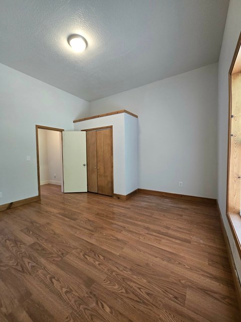 113 North Railroad Street 3 Beds Apartment for Rent