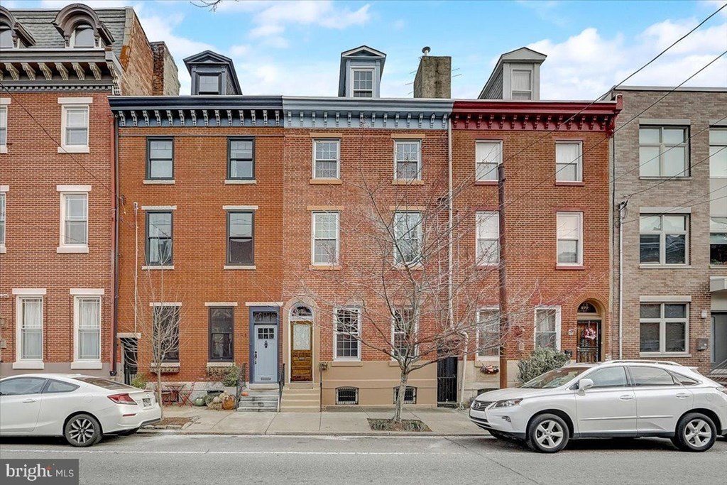 985 North 5th Street 4 Beds House for Rent - Photo Gallery 1