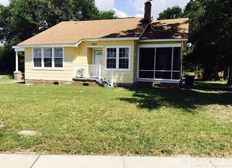 4214 Central St 3 Beds Apartment for Rent