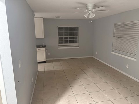 102 & 106 S Hudson Street 2 Beds Apartment for Rent