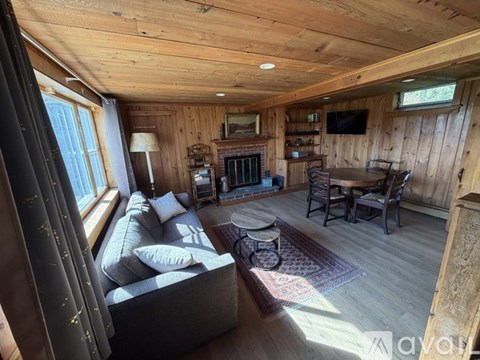 120 Looking Glass Hill Road 3 Beds Apartment for Rent