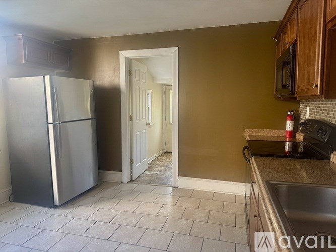 Warner Avenue 4 Beds Townhouse for Rent - Photo Gallery