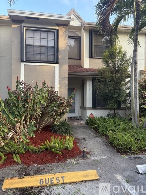 214 City View Dr 3 Beds Apartment for Rent