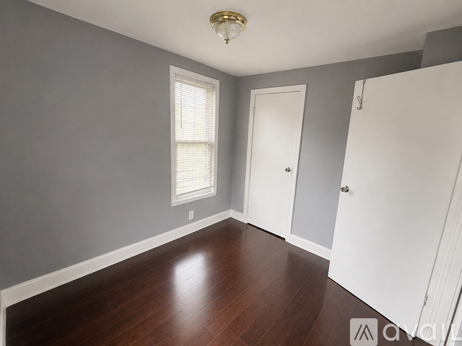 206 Bathgate Ave 3 Beds Apartment for Rent - Photo gallery 4