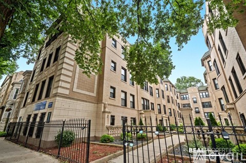 4038 N Ashland Ave Studio Apartment for Rent