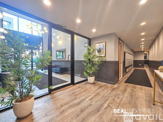 445 W Barry Ave Studio Condo, Other for Rent - Photo gallery 5