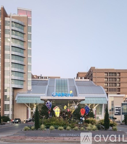 A building with a sign that says "Orens" in front of it.