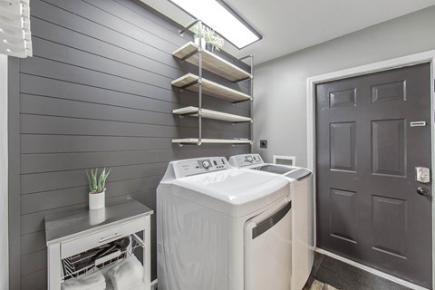 5493 West Main Street 1 Bed Apartment for Rent - Photo Gallery 3