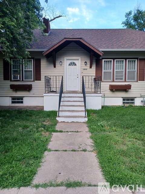 1308 12Th Avenue 5 Beds Apartment for Rent