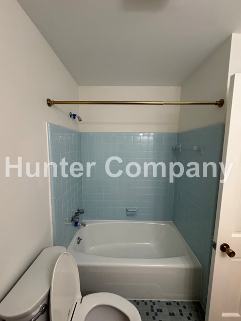 303 RIDGE ROAD NW 3 Beds Apartment for Rent