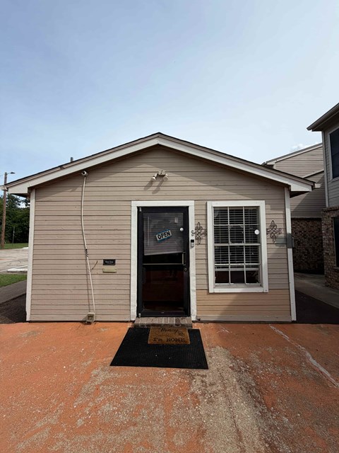 108 Magnolia St. 1-2 Beds Apartment for Rent