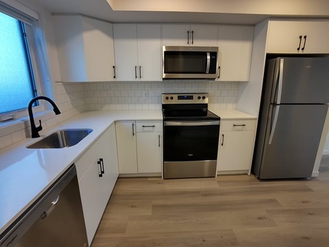Garage Suite, 332 32 Street Southwest Studio Apartment for Rent
