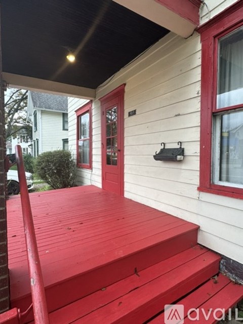 565 North Main Street 2 Beds Apartment for Rent