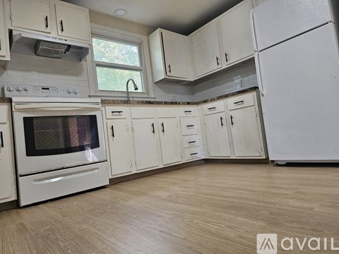 8 Dale Avenue 2 Beds Apartment for Rent
