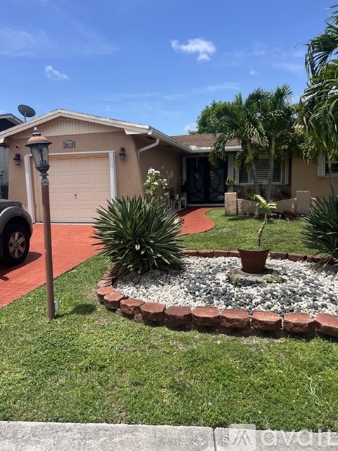 SW 90Th Ave Rd 1 Bed Apartment for Rent