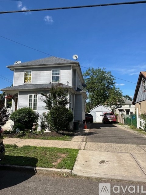 57 Quentin Avenue 4 Beds Apartment for Rent