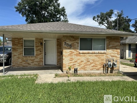 705 Bell St 2 Beds Apartment for Rent