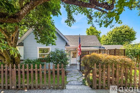 185 2Nd Avenue Southeast 3 Beds Apartment for Rent